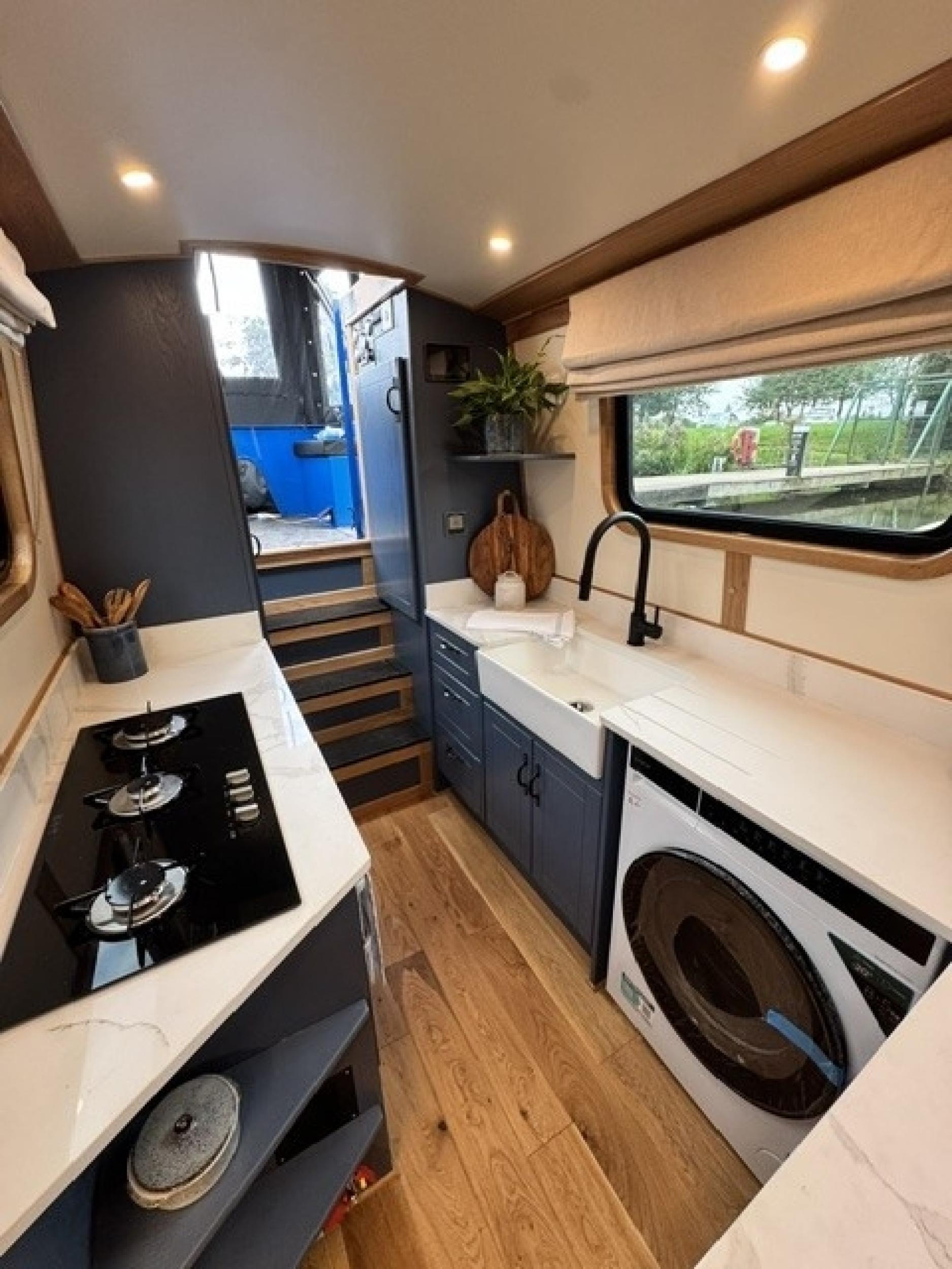 GH Lakeland 57 78