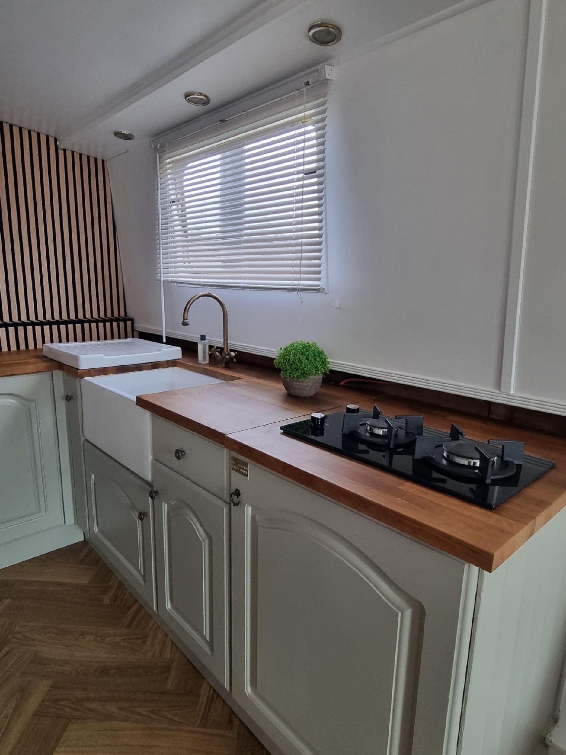 Galley 4