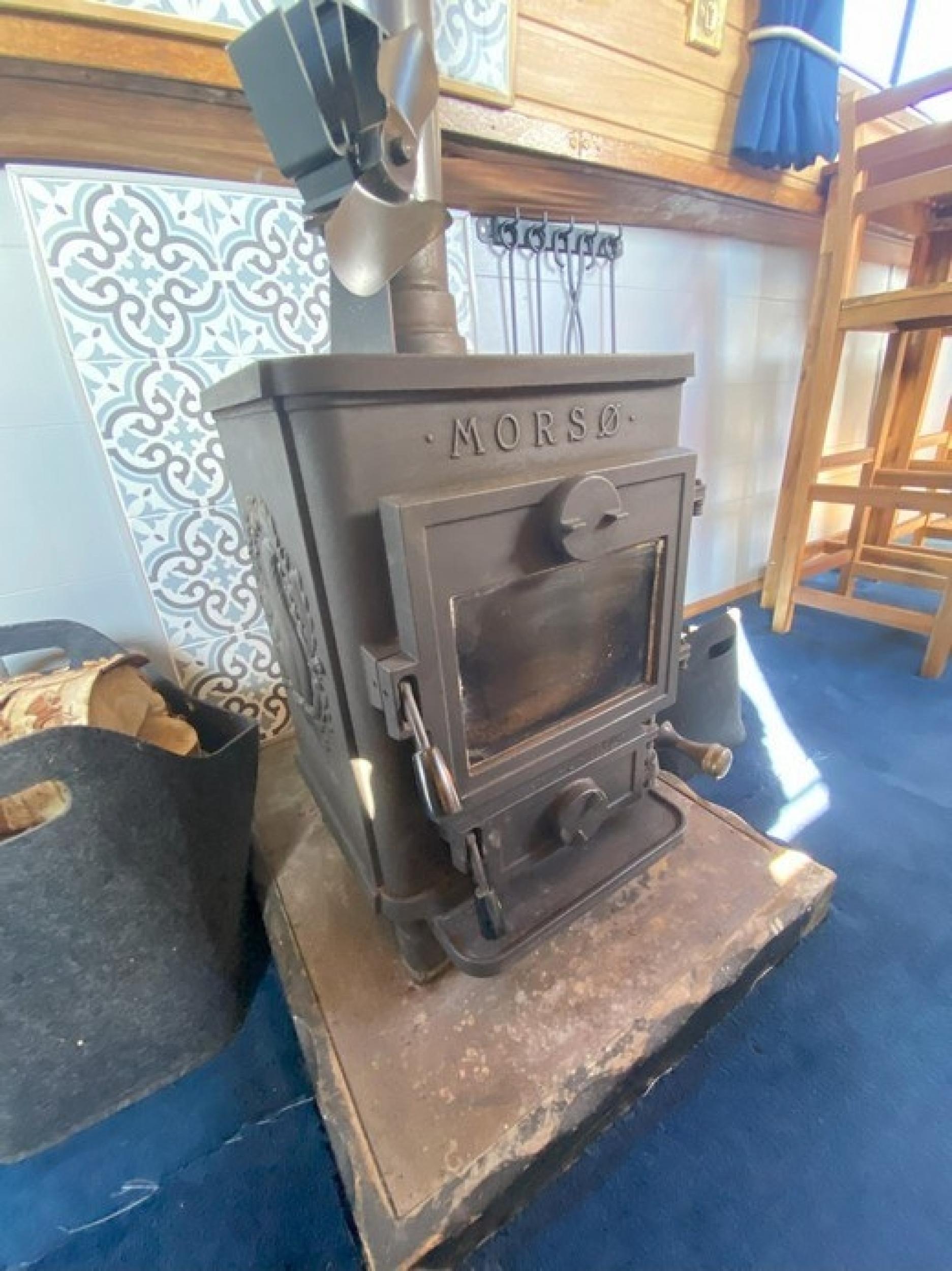 Naira 18