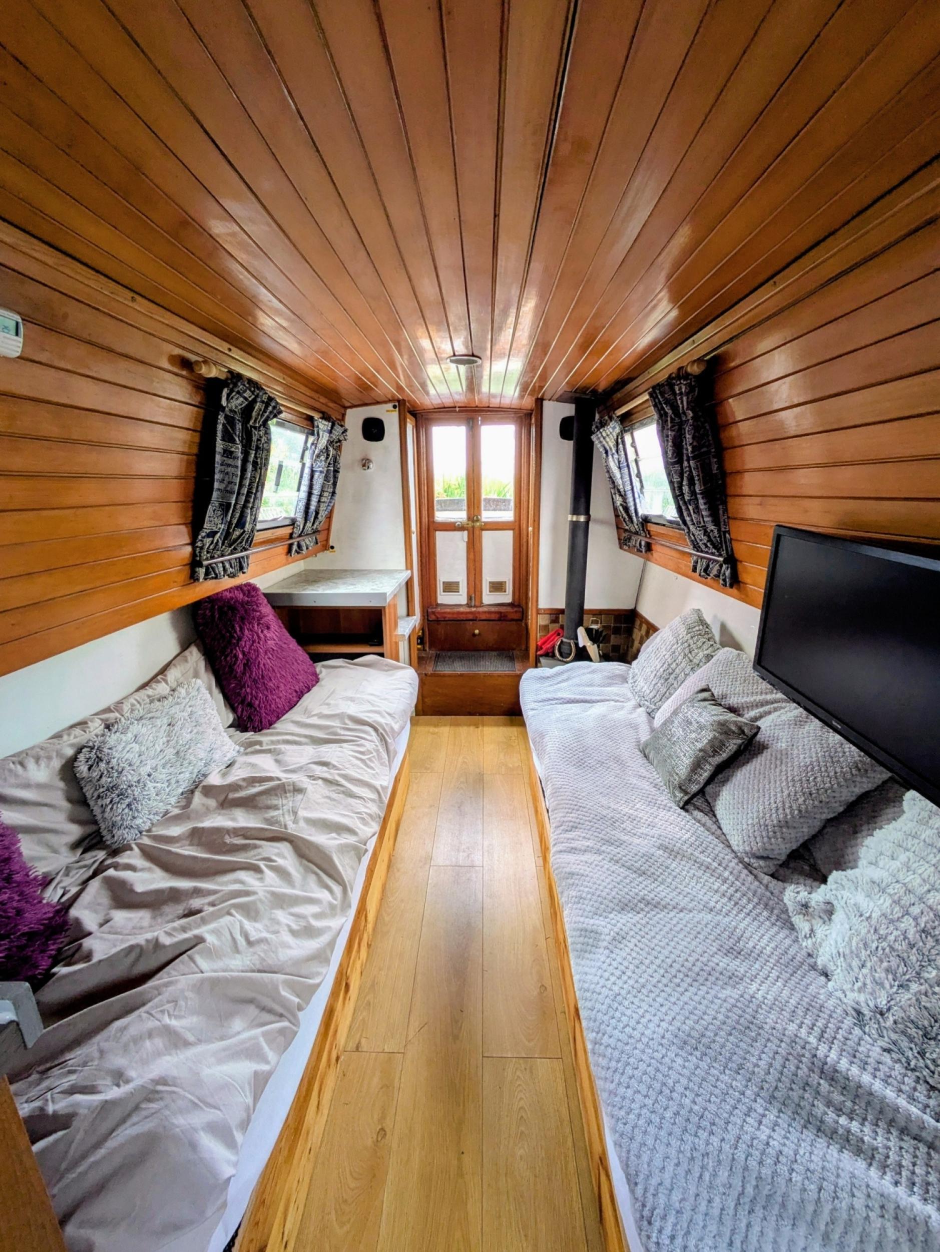 Saloon 2