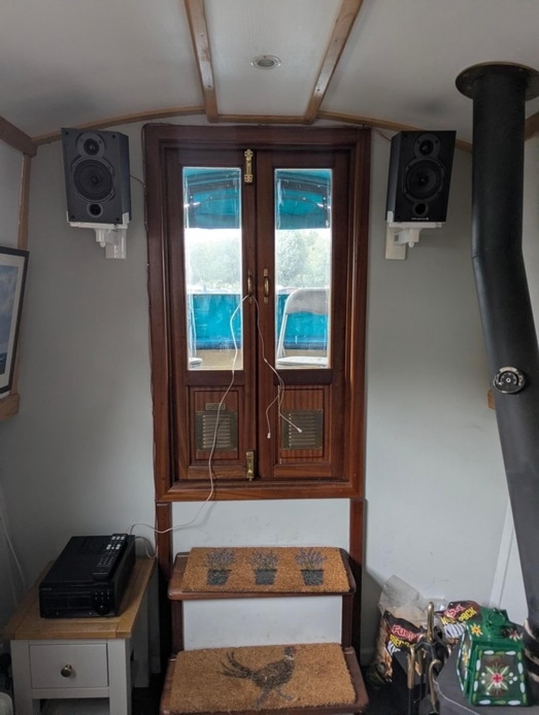 The Longboat 26