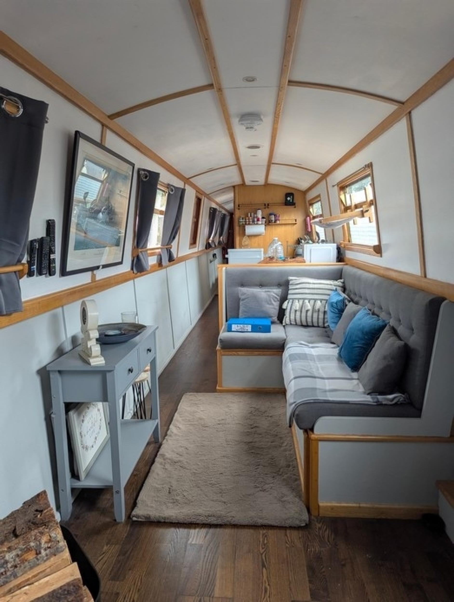 The Longboat 29