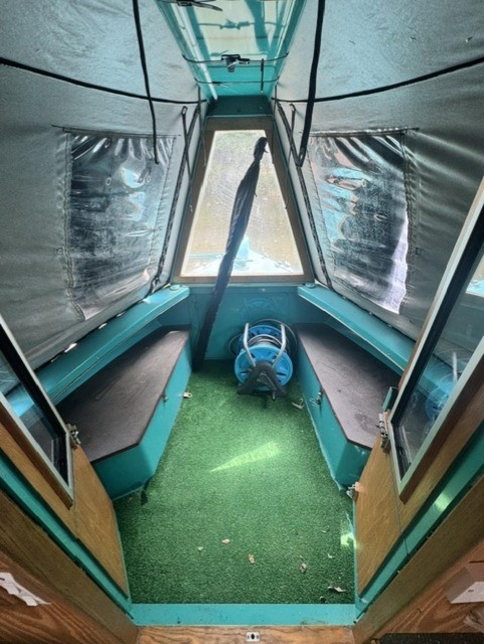 Jade otter 20