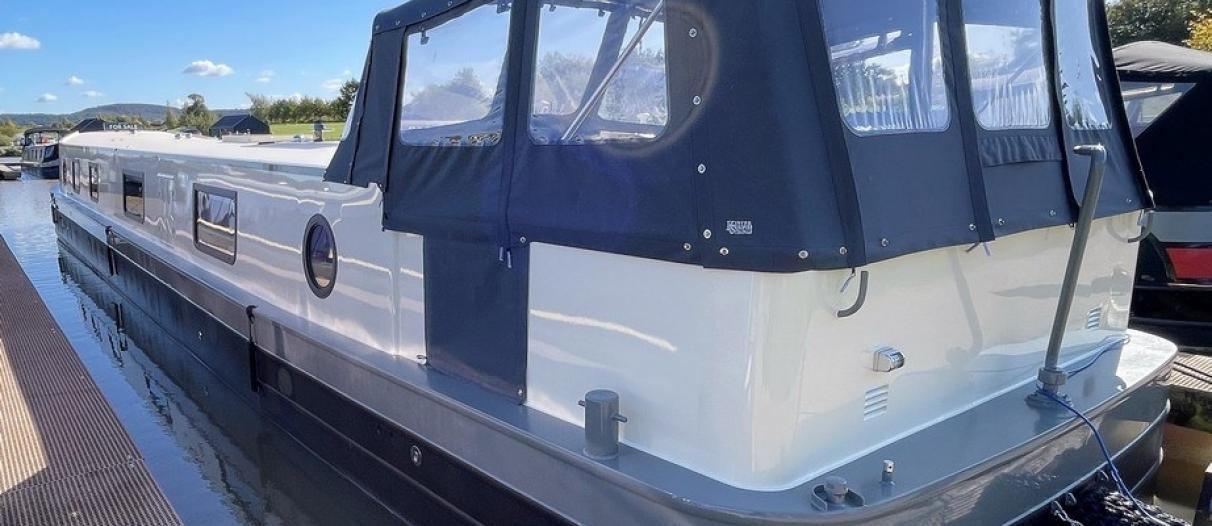 KG Widebeam boat 18