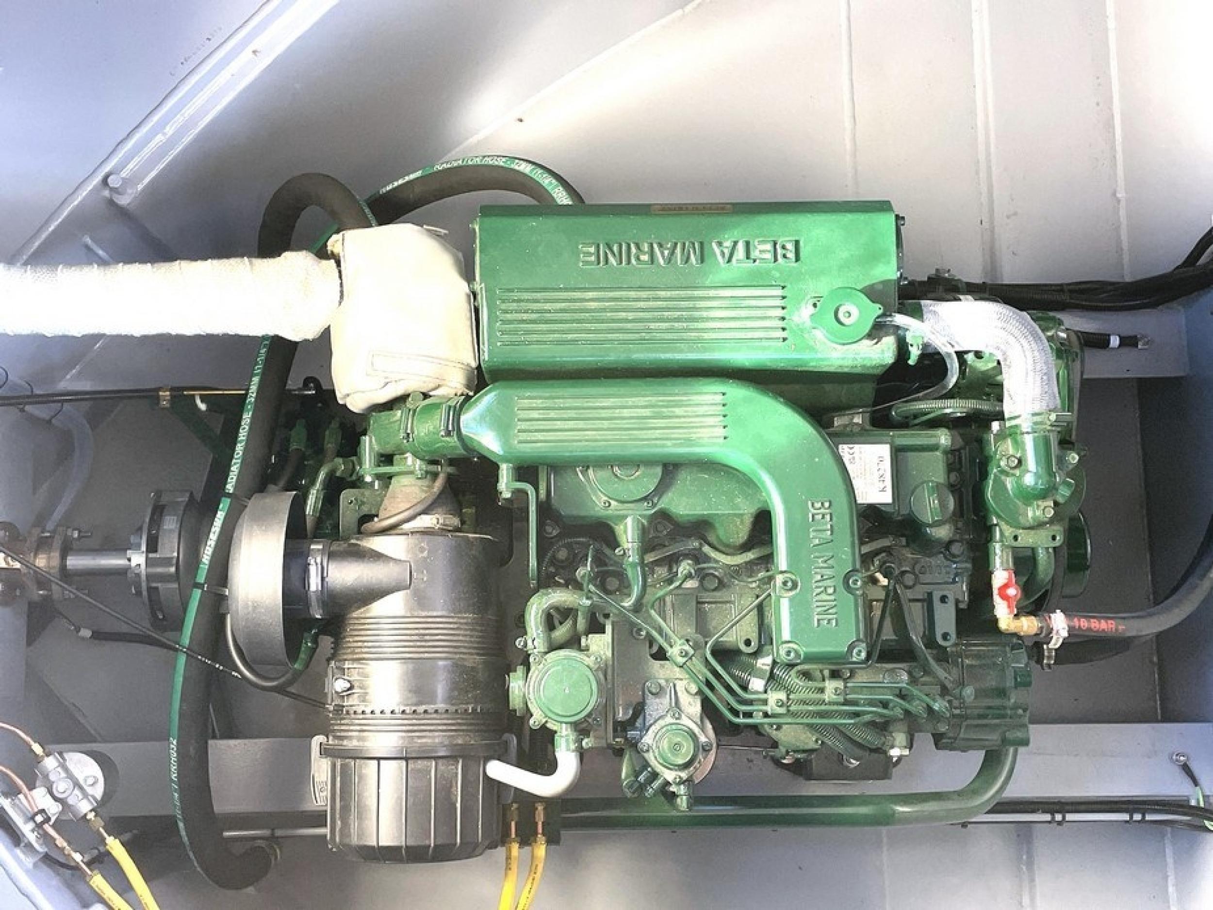KG Widebeam boat 16