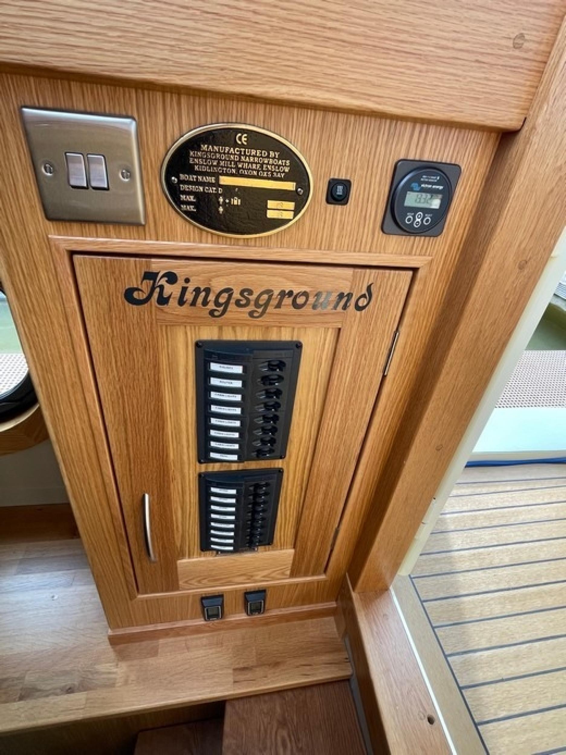 KG Widebeam boat 37