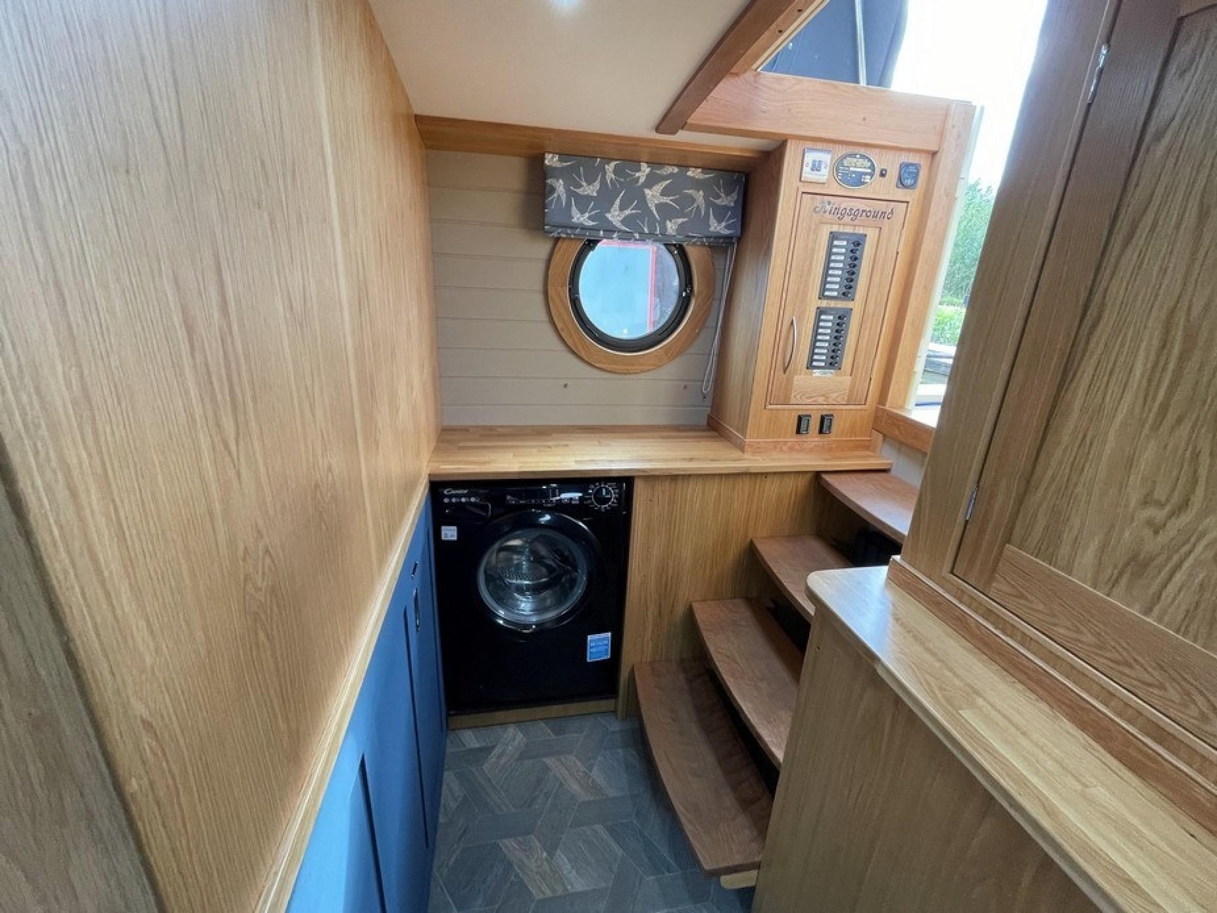 KG Widebeam boat 42