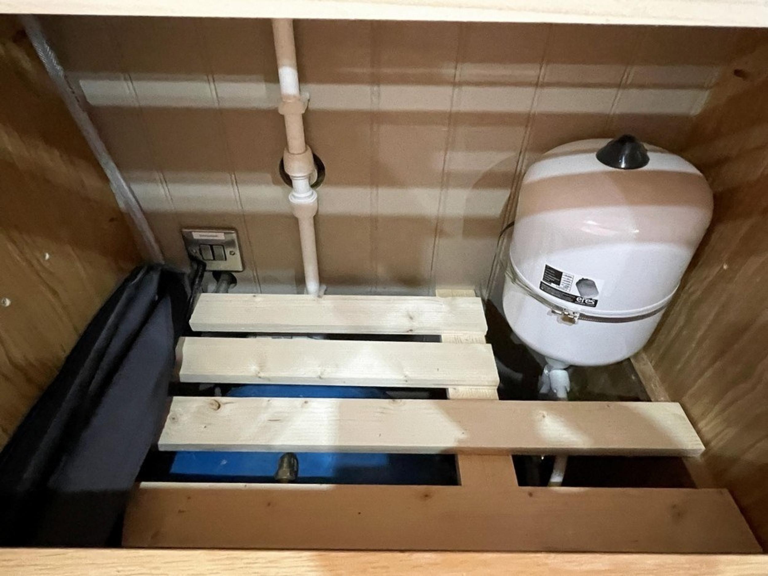 KG Widebeam boat 45