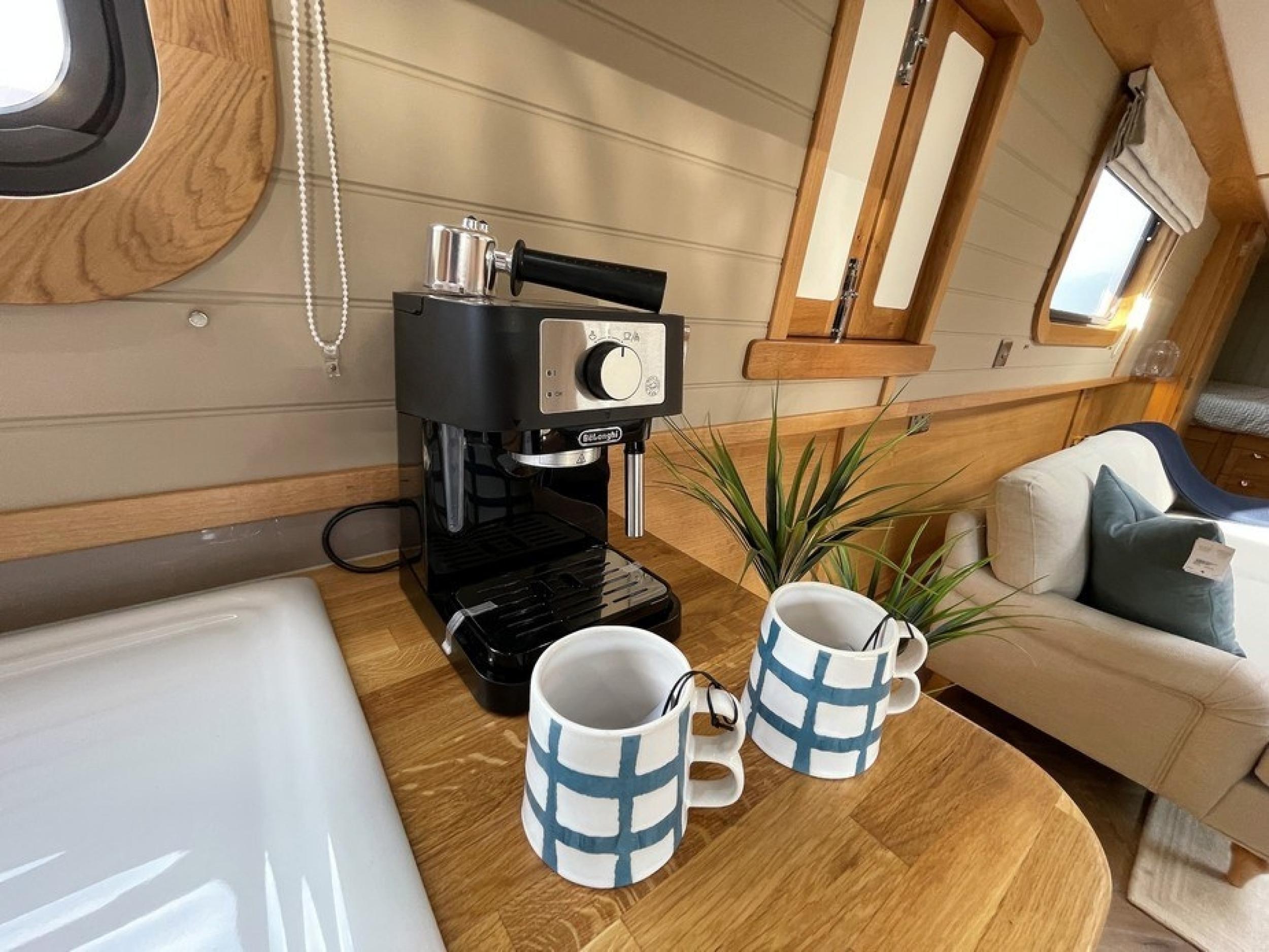 KG Widebeam boat 59
