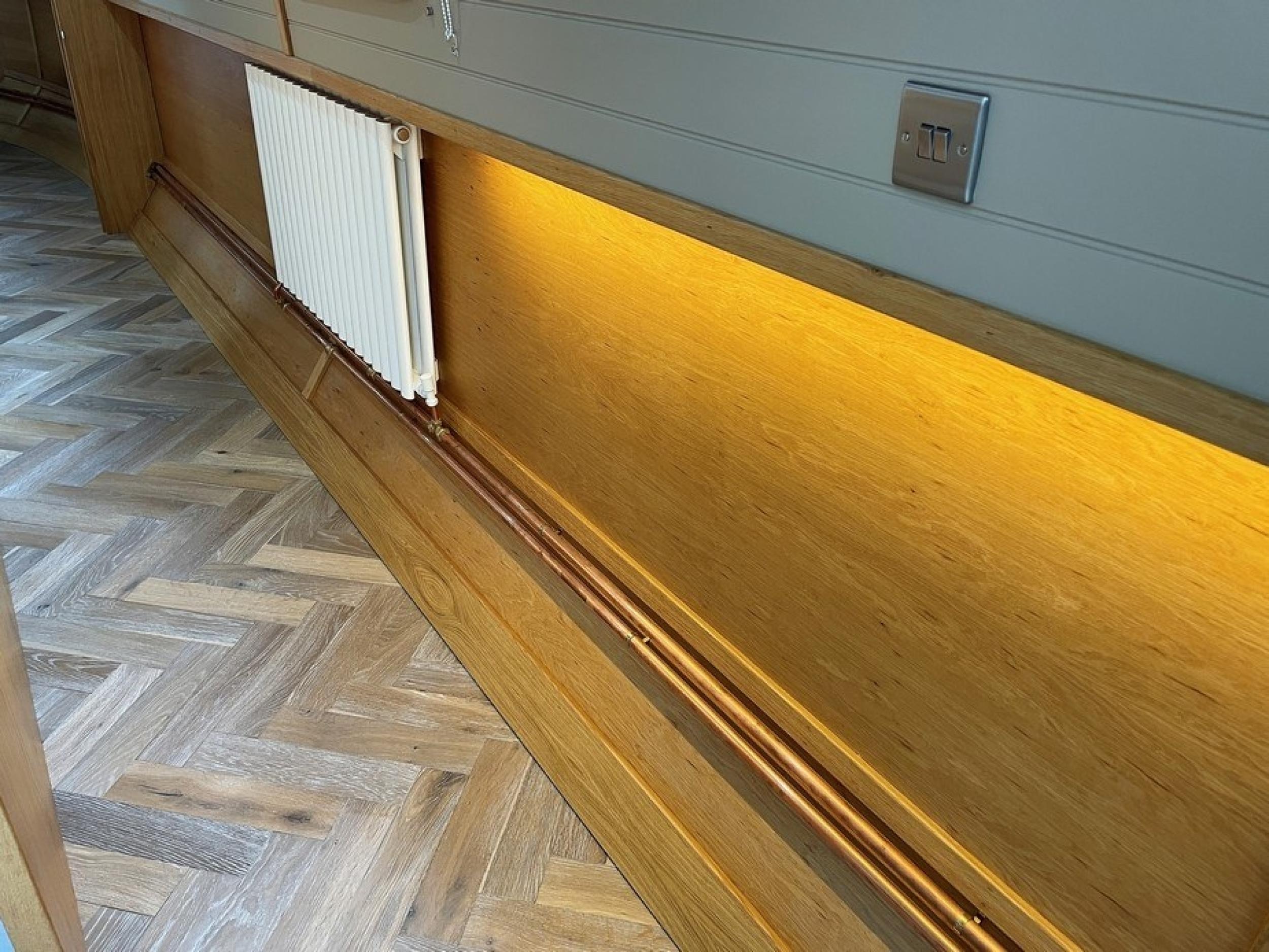 KG Widebeam boat 81