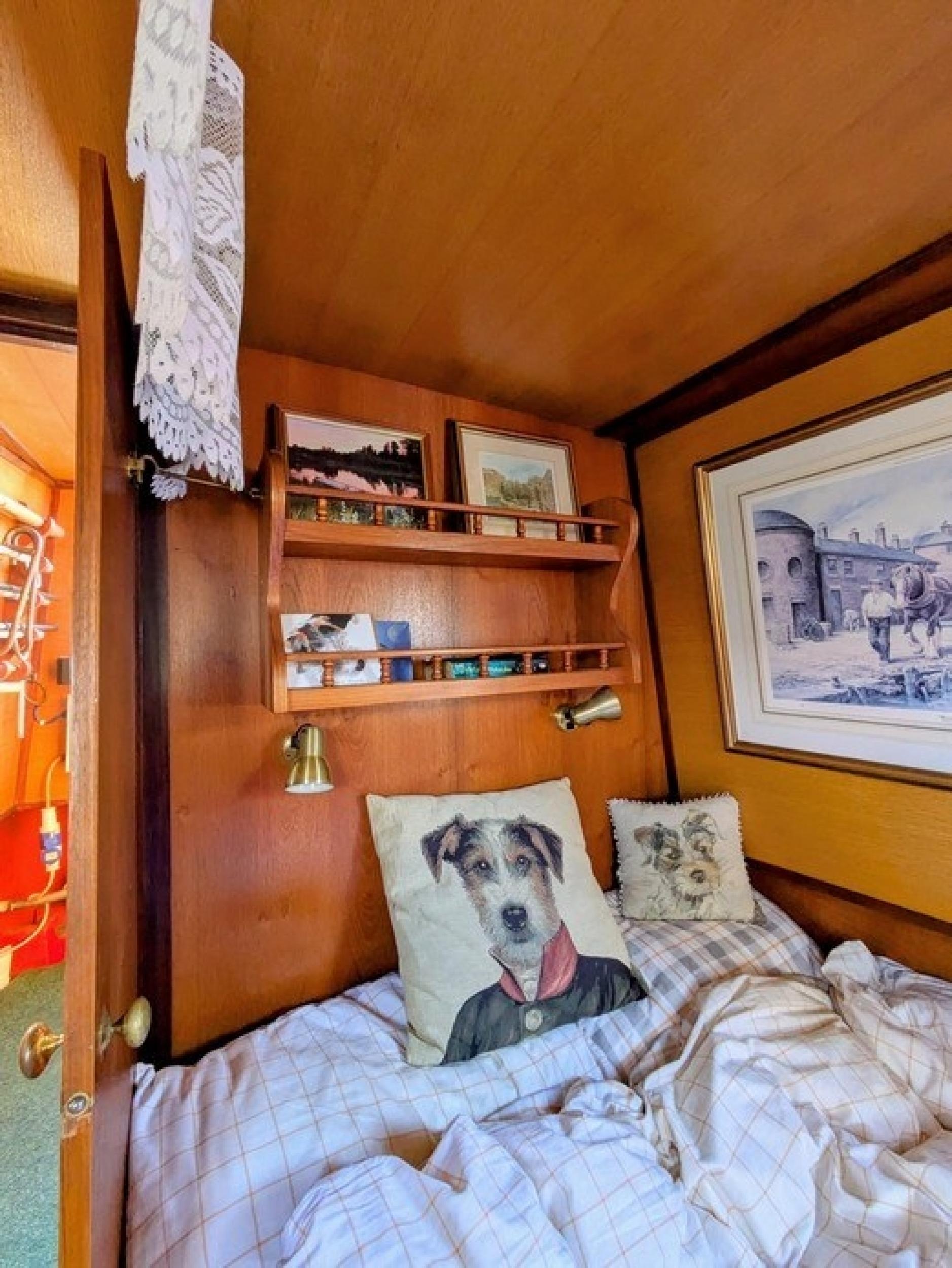 Lizzie B 28