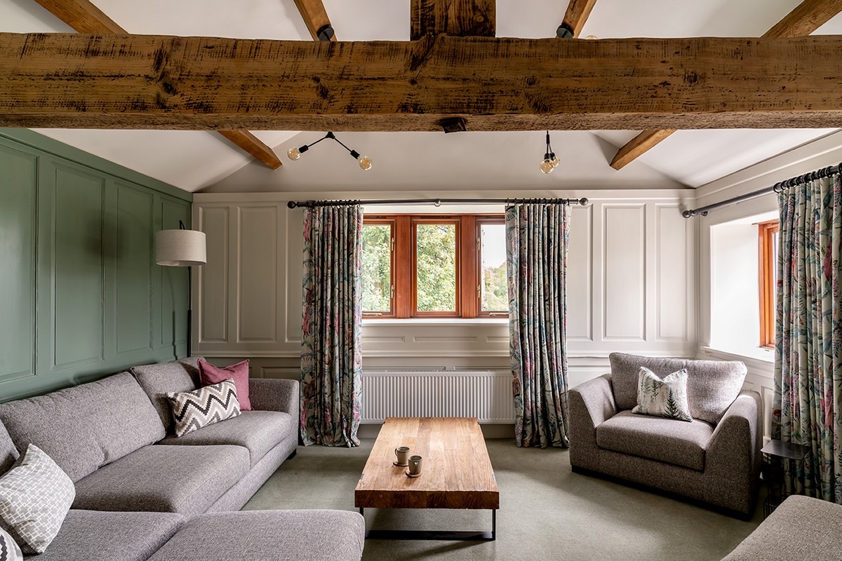 LLE LA LODGE LOUNGE 05216