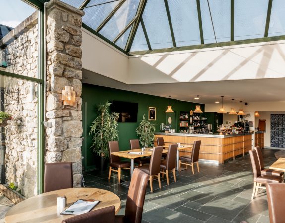 LL GI WOODLAND CAFE 05040