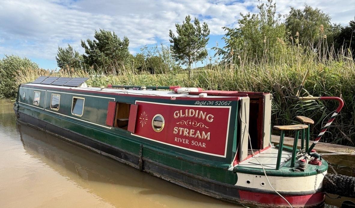 GLIDING STREAM 1